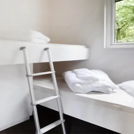 2 Bedroom Stunning Stacaravan In Vorden