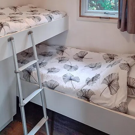2 Bedroom Stunning Stacaravan In
