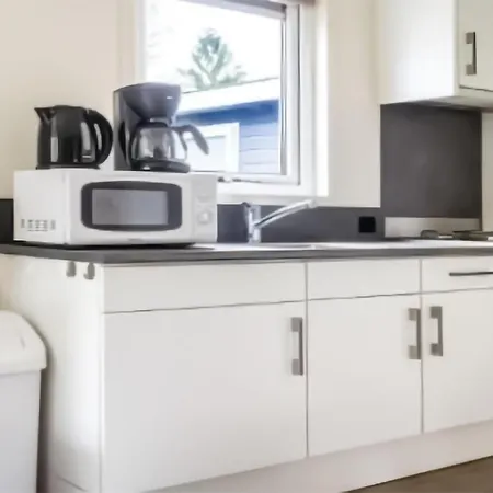2 Bedroom Stunning Stacaravan In *