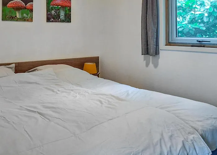 Campsite 2 Bedroom Lovely Stacaravan In 4*