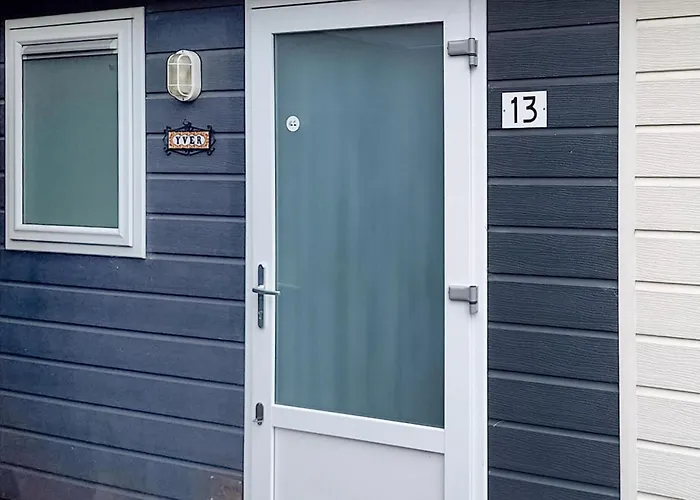 Campsite 2 Bedroom Lovely Stacaravan In 4*