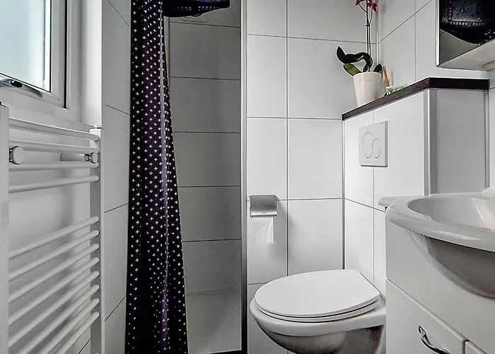 2 Bedroom Lovely Stacaravan In